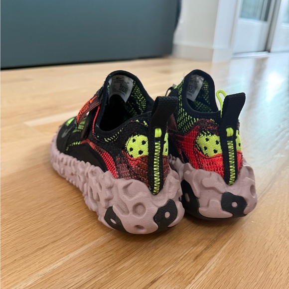 ispa overreact flyknit crimson volt